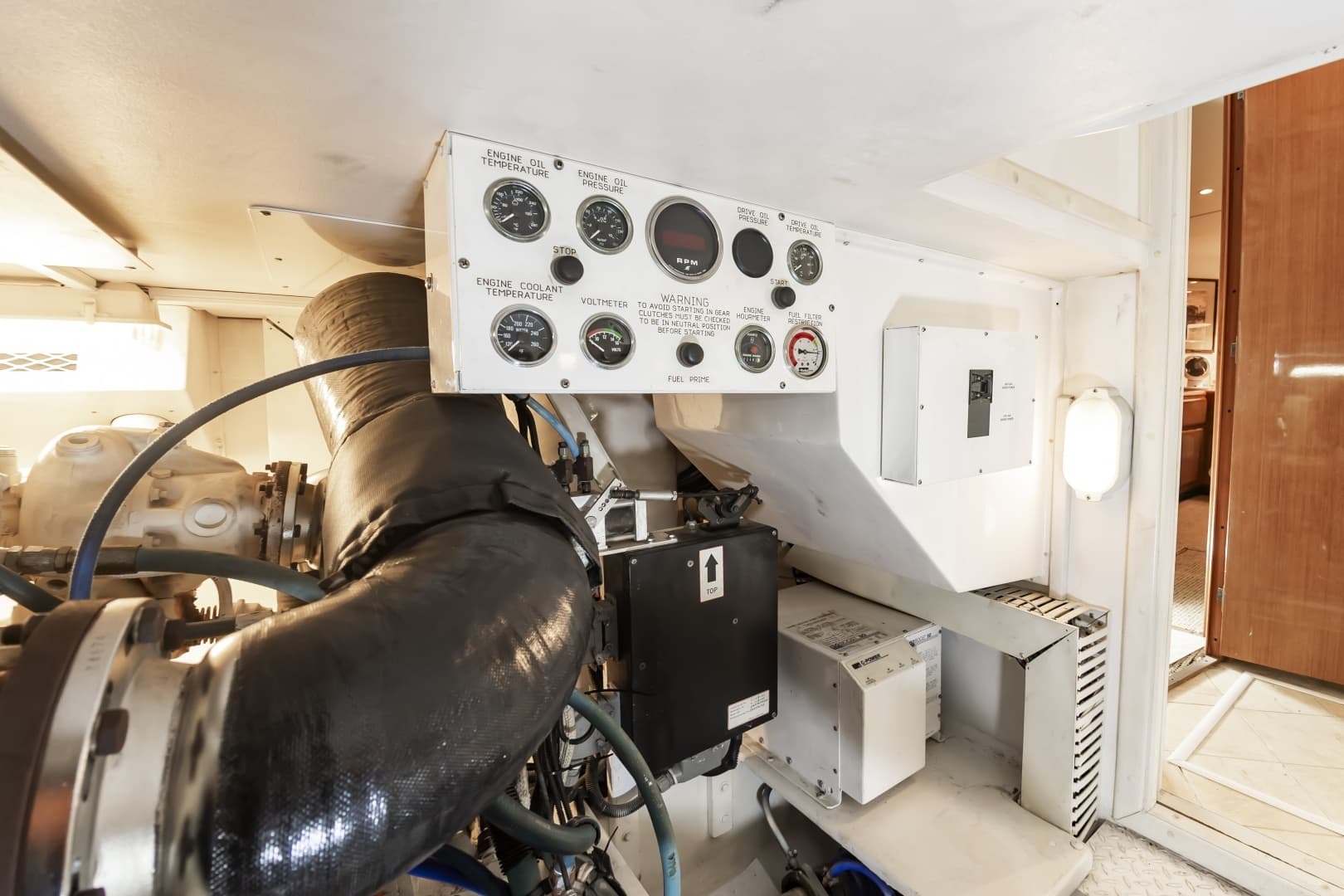 2000 Viking Cockpit Sport Yacht - Image 56