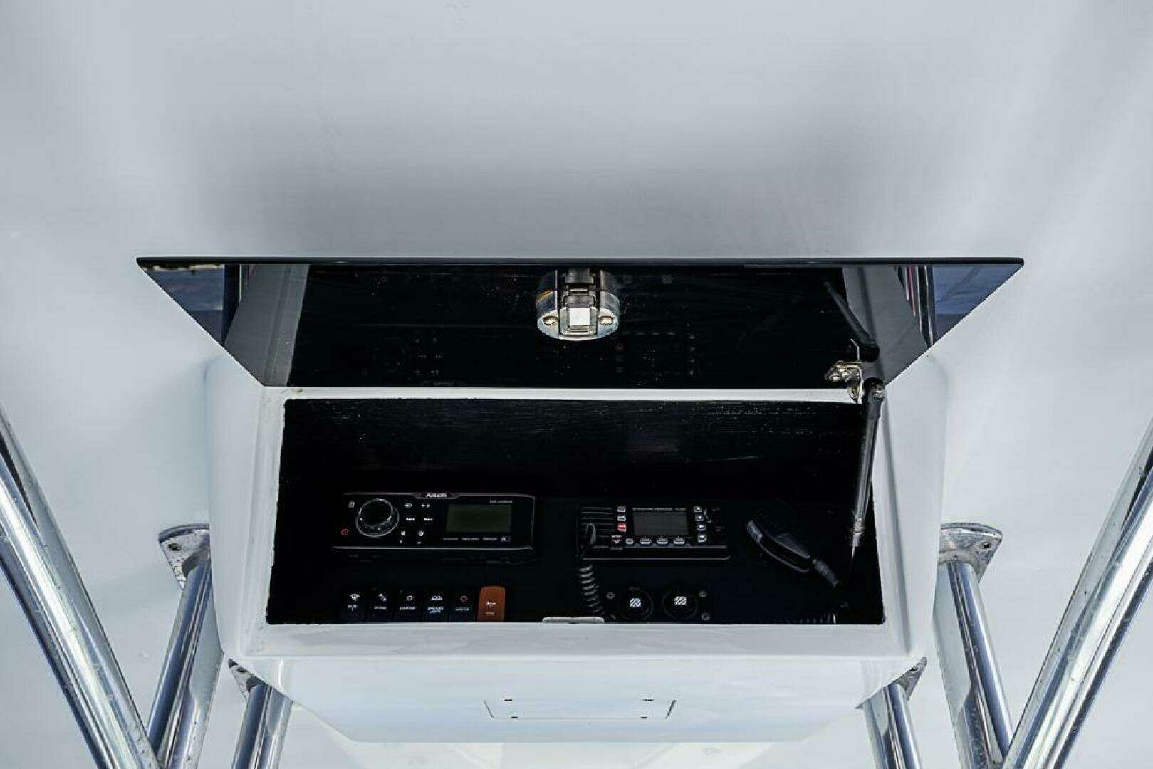 2000 Regulator 26 Forward Seating - Image 9