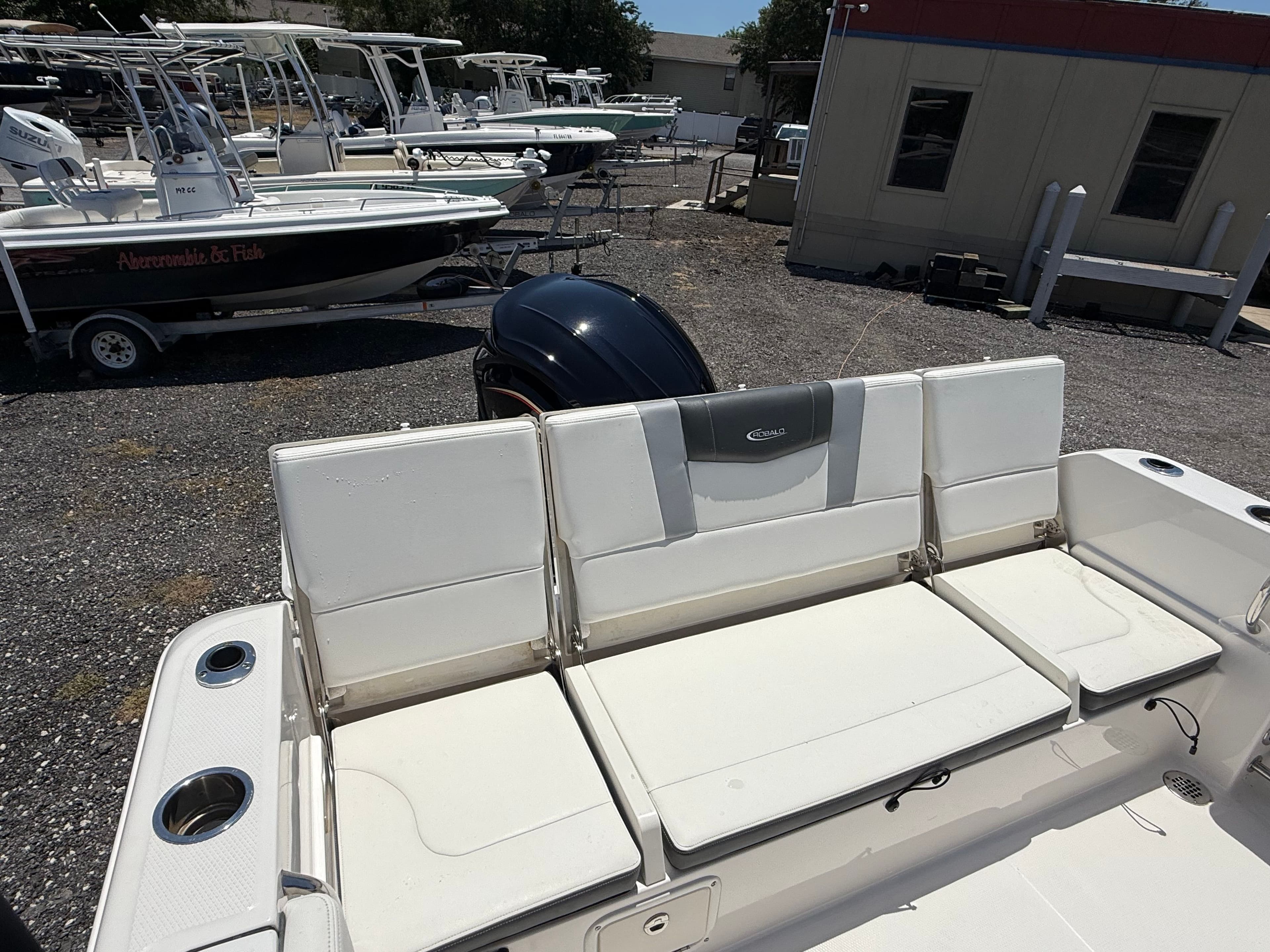 2022 ROBALO 230 CC - Image 10