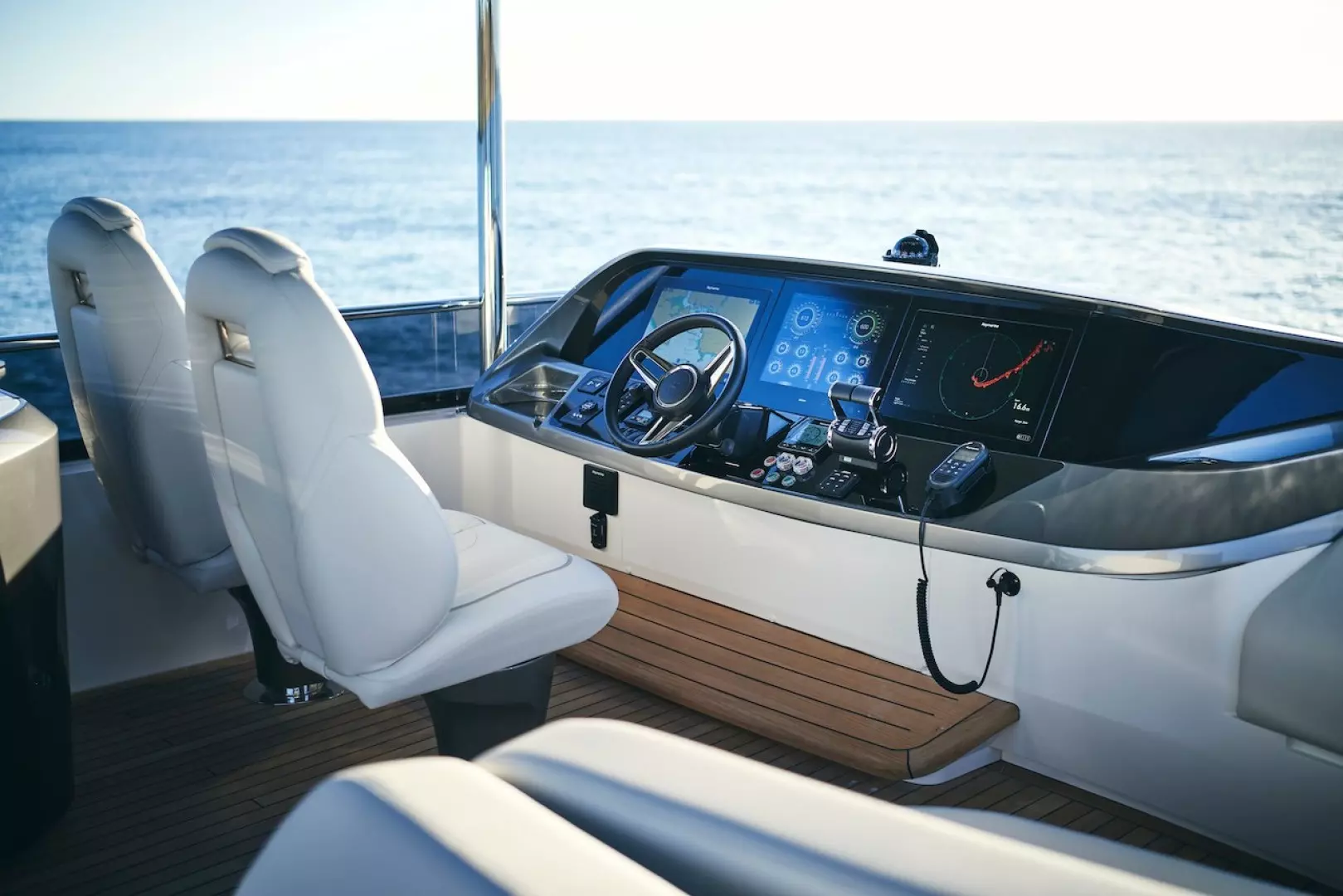 2027 Princess Y72 - Image 10