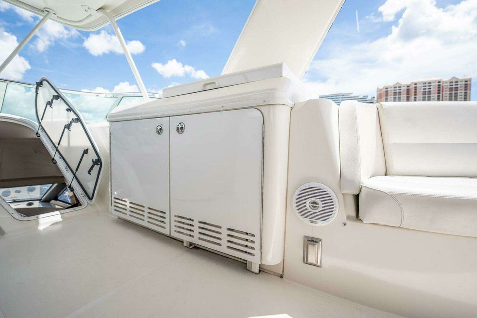 2005 Carver 56 Voyager - Image 10