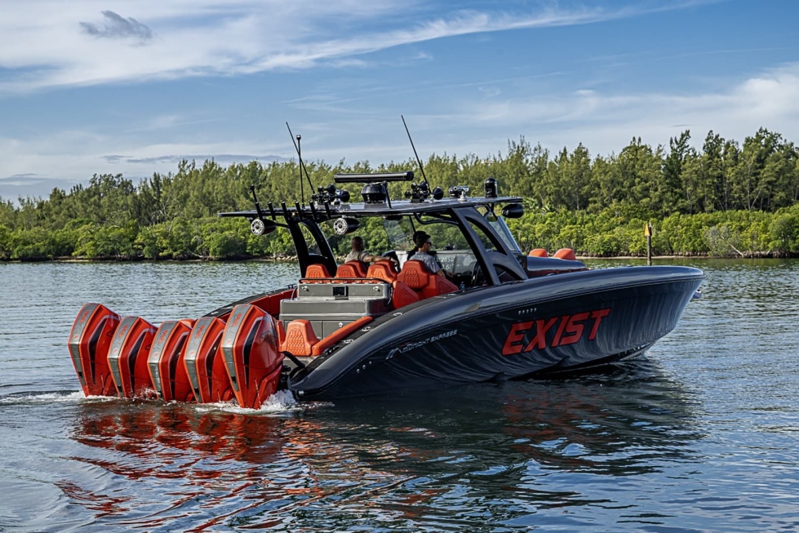 2021 Midnight Express Solstice - Image 50