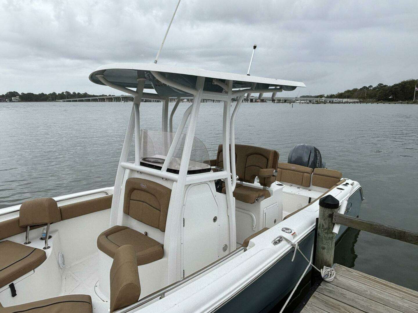 2021 Sea Hunt 234 Ultra - Image 2