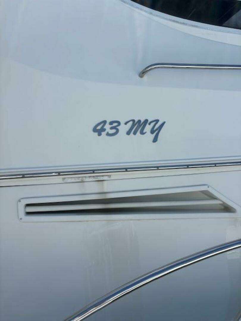 2006 Carver 43 Motor Yacht - Image 43