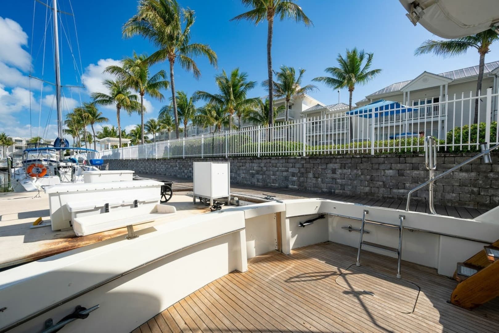 1979 Hatteras Yacht Fish - Image 10