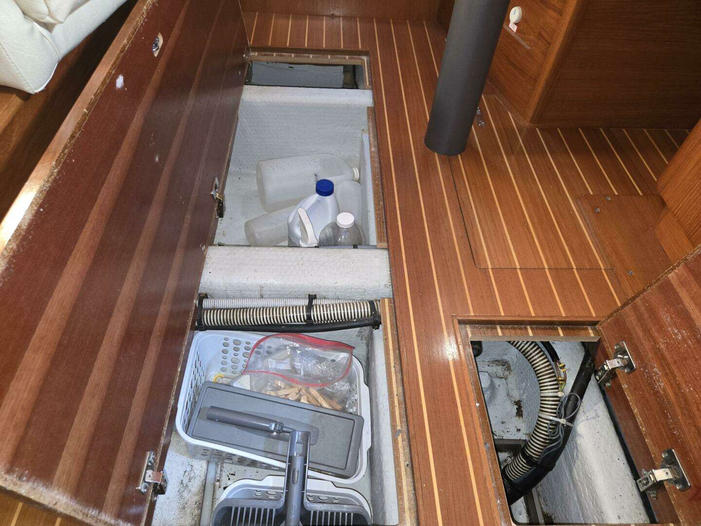 1998 Jeanneau Sun Odyssey 42 Atlantic Cruiser - Image 54