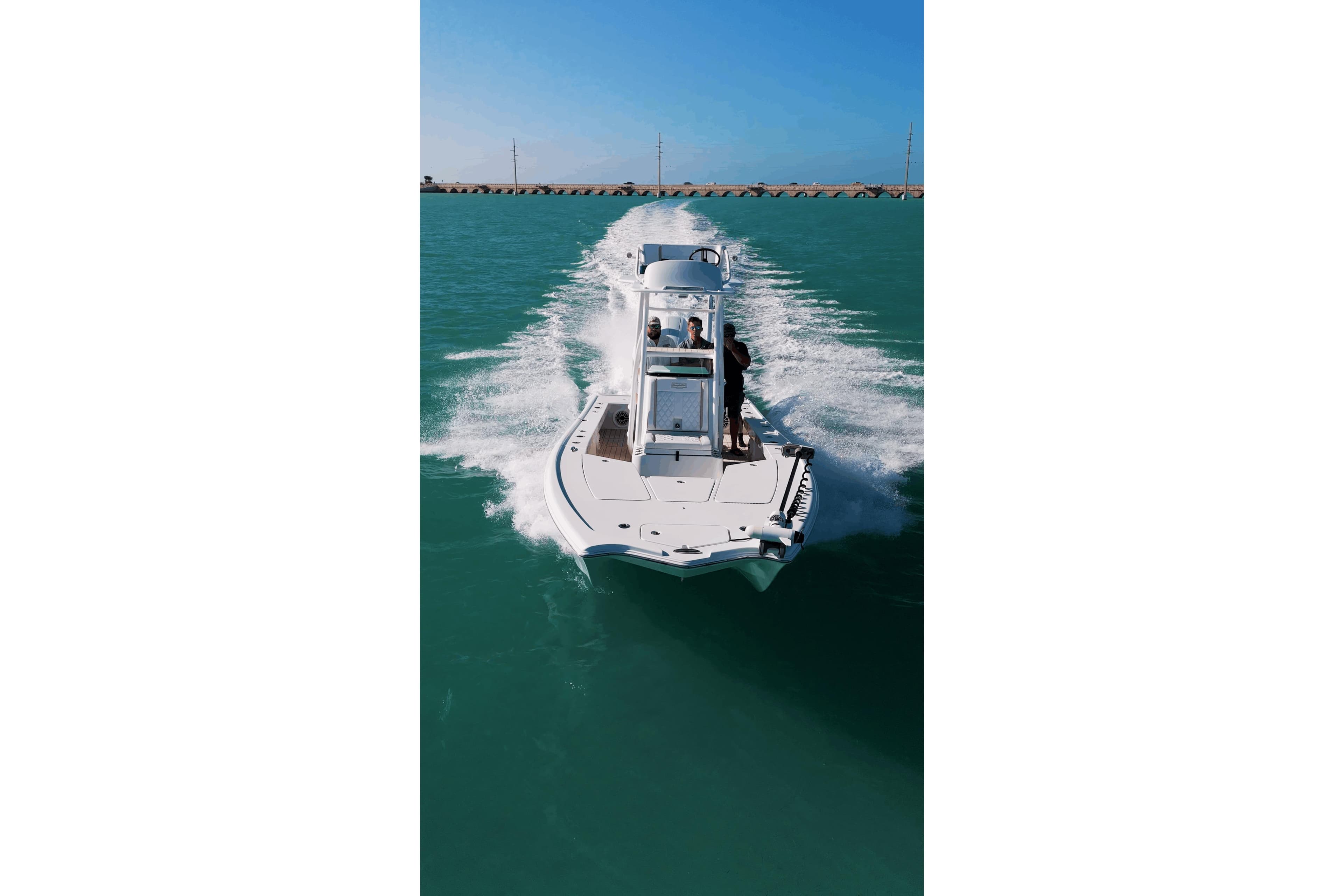 2026 Broadwater Boatworks 25 Bay Cat on open water.