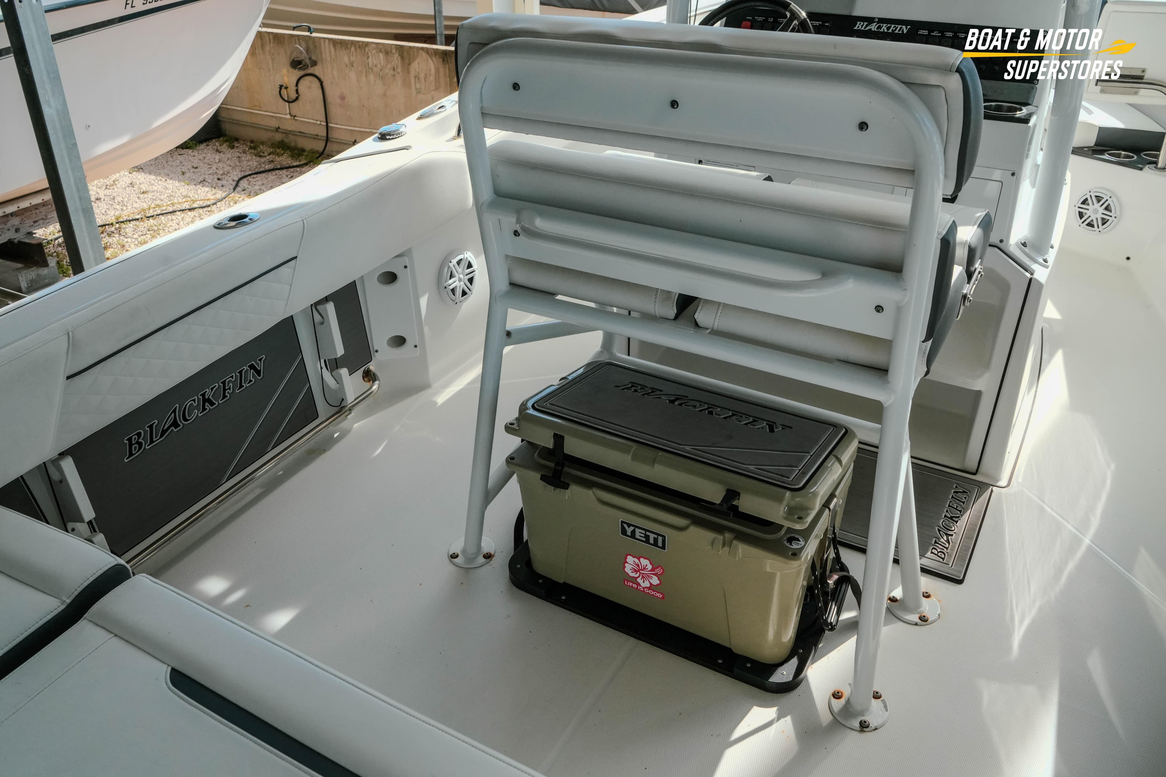 2022 Blackfin 222 CC boat interior with seating and Yeti cooler.