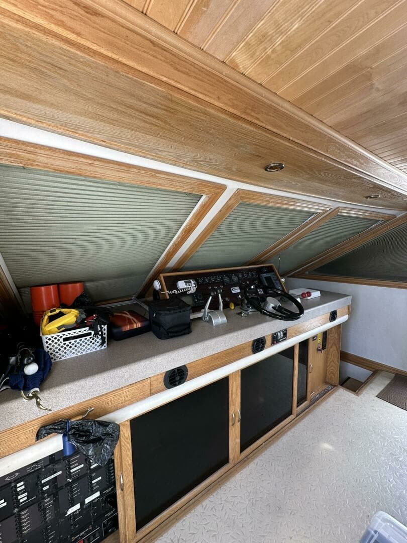 1988 Viking Motor Yacht - Image 43