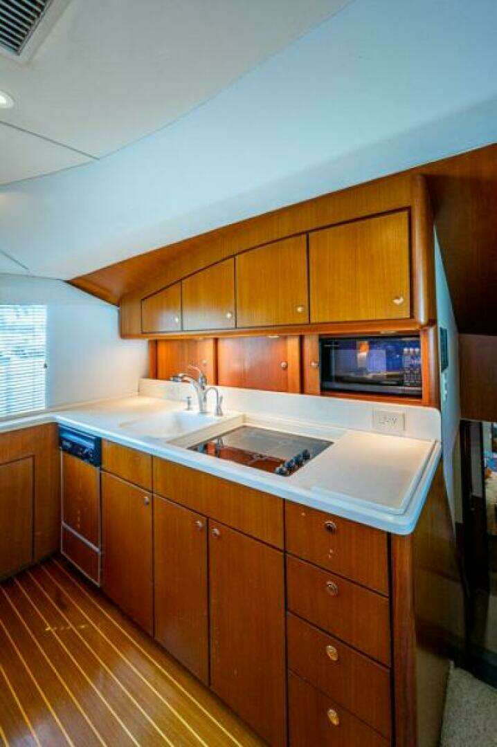 1999 Ocean Yachts 60 Convertible - Image 34