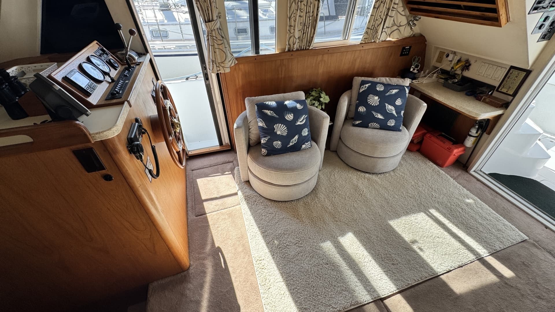 1999 Mainship 350 Trawler - Image 8