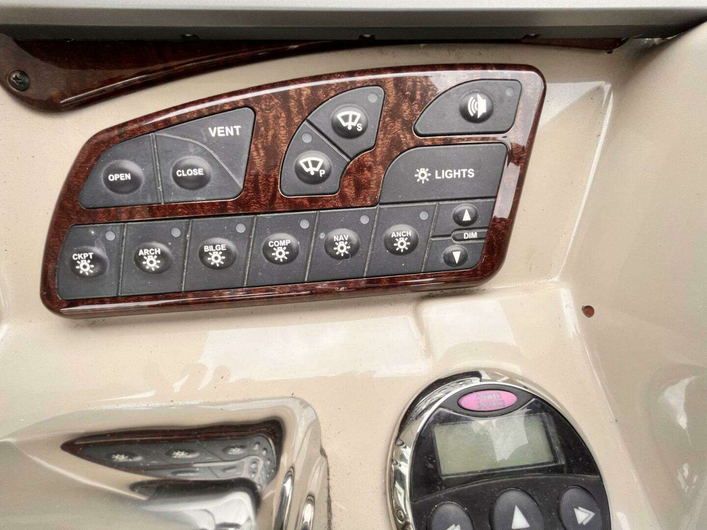 2007 Sea Ray 310 Sundancer - Image 19