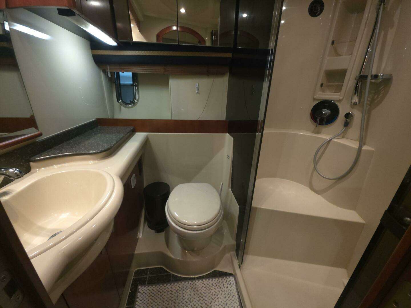 2008 Cruisers Yachts — - Image 17