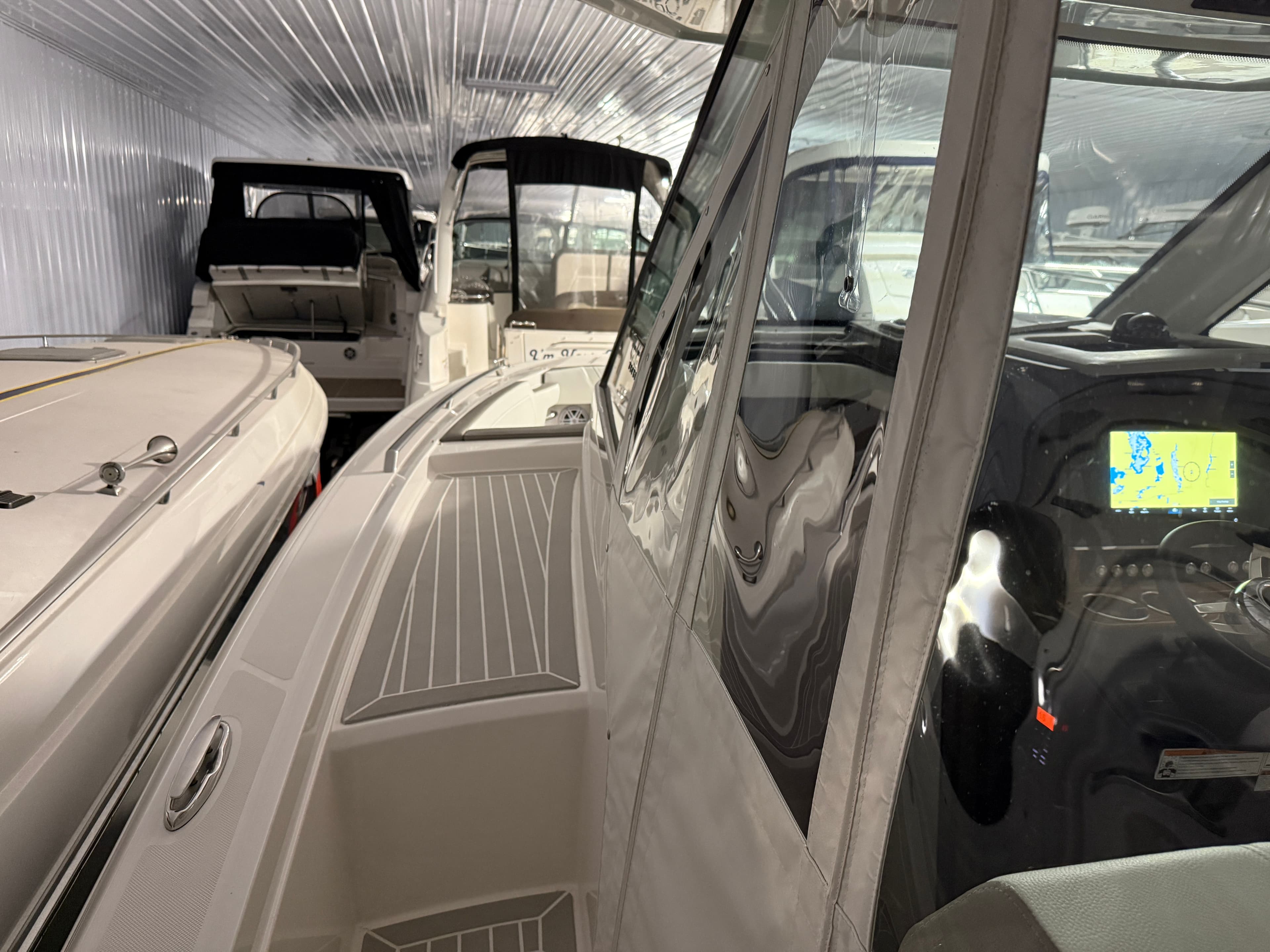 2024 Tiara Yachts 34 LS - 10