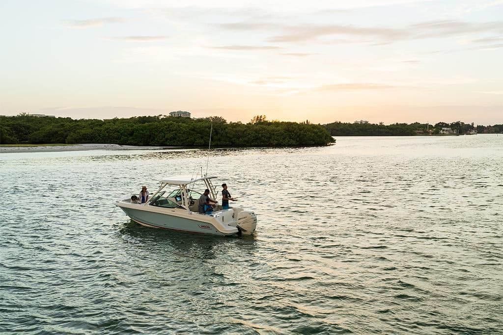 2023-Boston-Whaler-240-Vantage-MarineMax