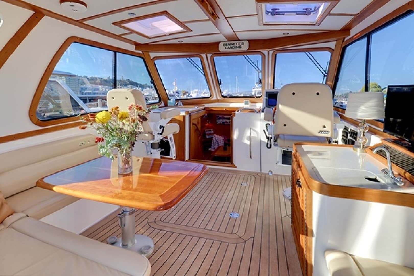 2005 Sabre 42 Express - Image 11