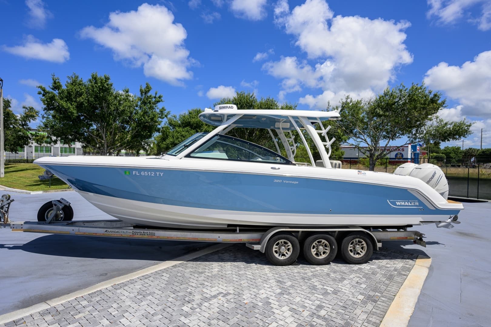 2023 Boston Whaler Vantage - Image 7