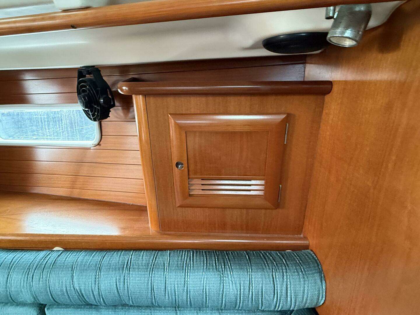2000 Beneteau 361 - Image 12