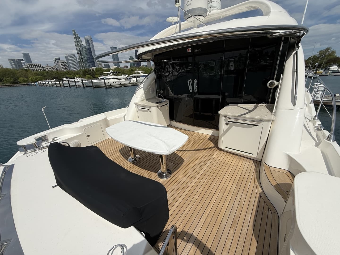 2009 Sea Ray 60 Sundancer - Image 15
