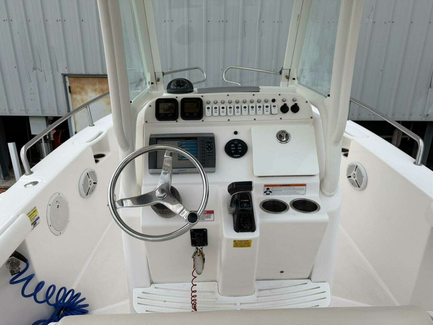 2011 Everglades 230cc - Image 25