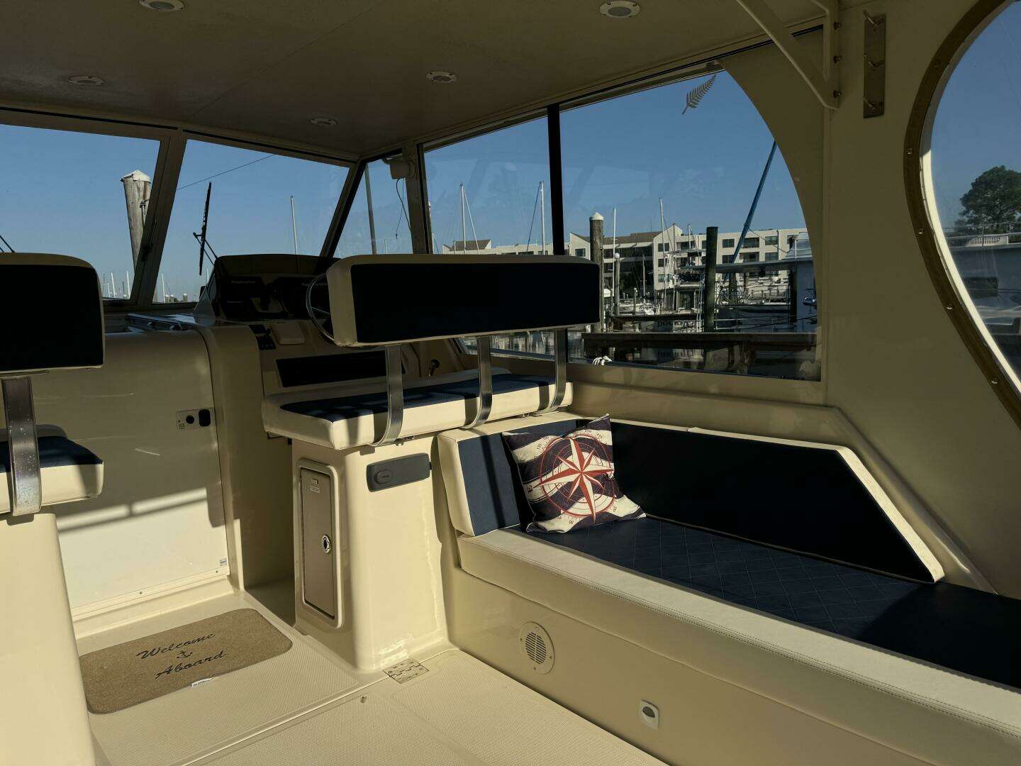 2008 Mainship 34 Pilot Hardtop - Image 22