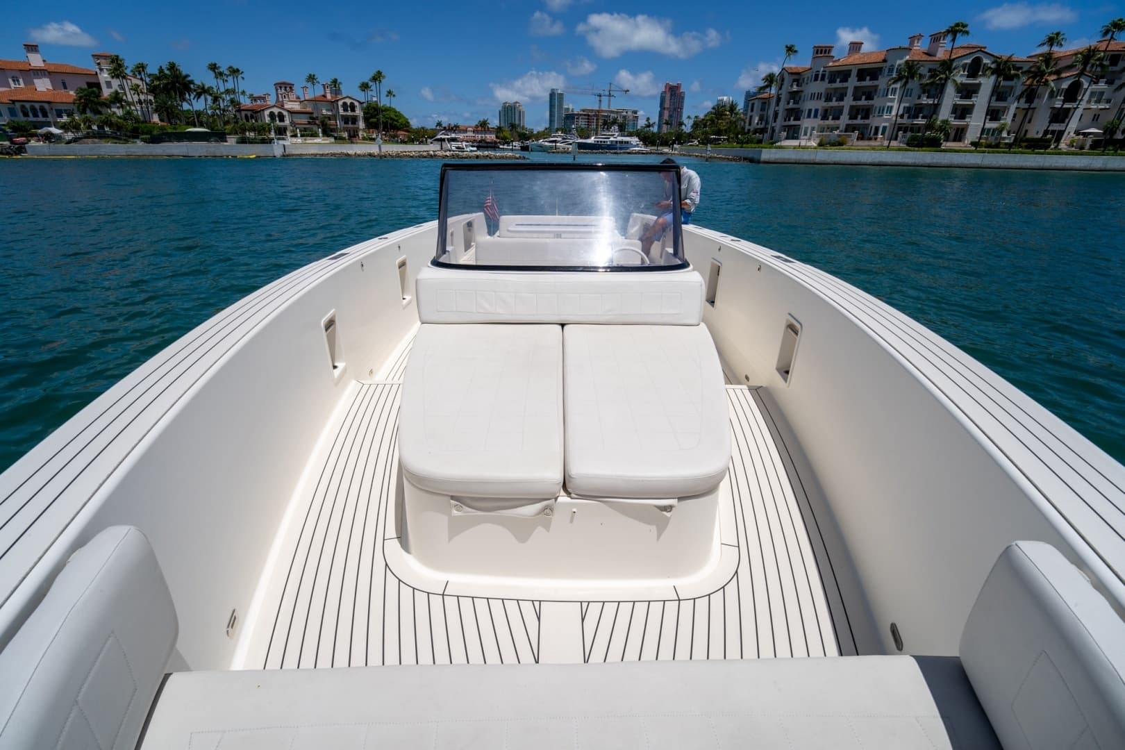 2014 VanDutch 40 - Image 9