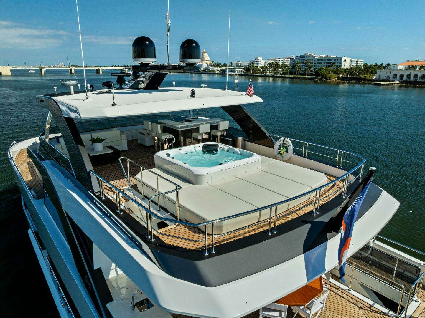 2024 Ocean Alexander 35 Revolution - Image 5