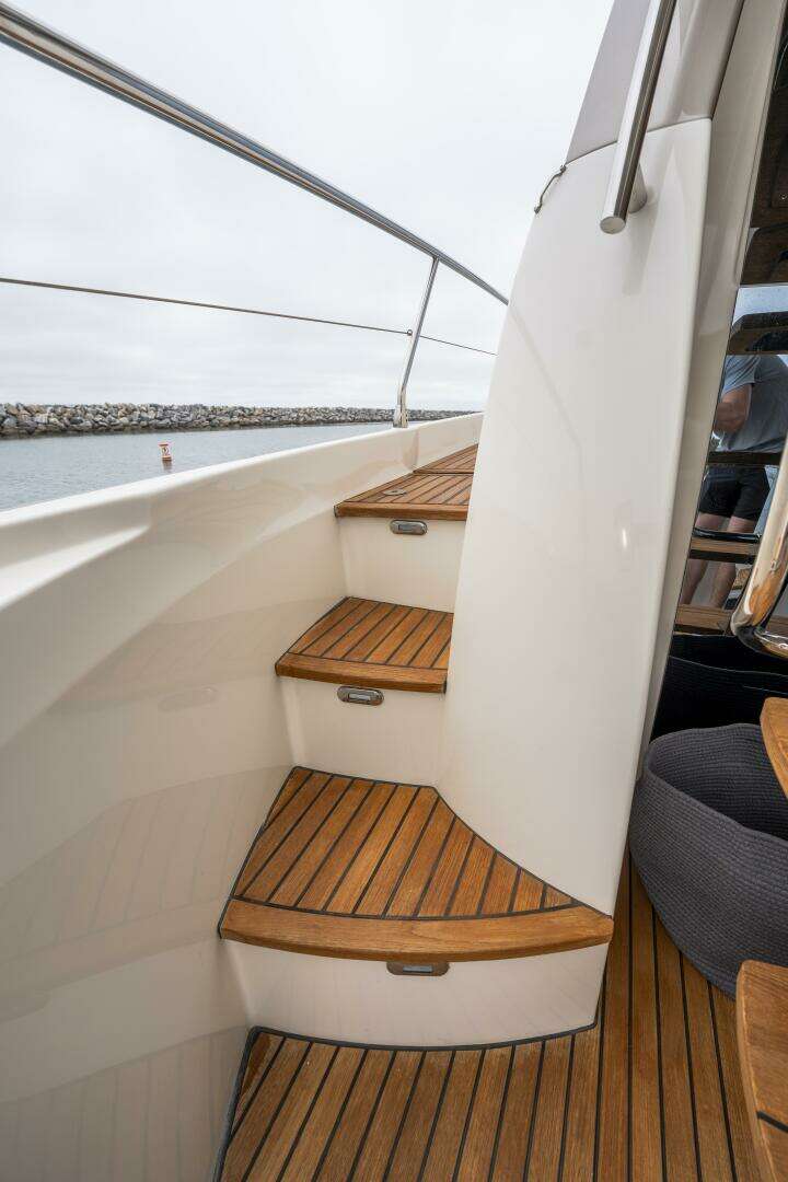2018 Prestige 560 - Image 23