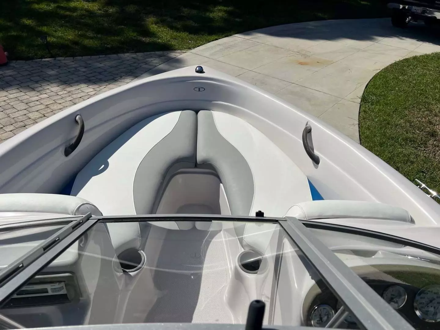2005 Tahoe T18 Ski Boat - Image 3
