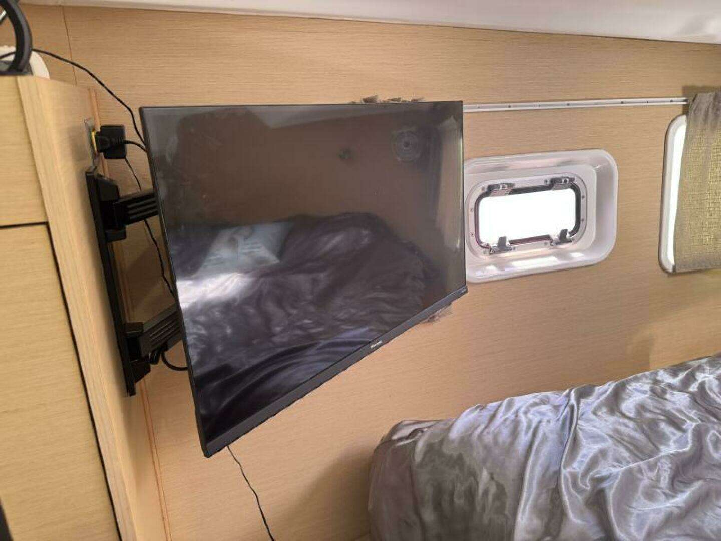 2010 Lagoon 380 - Image 41
