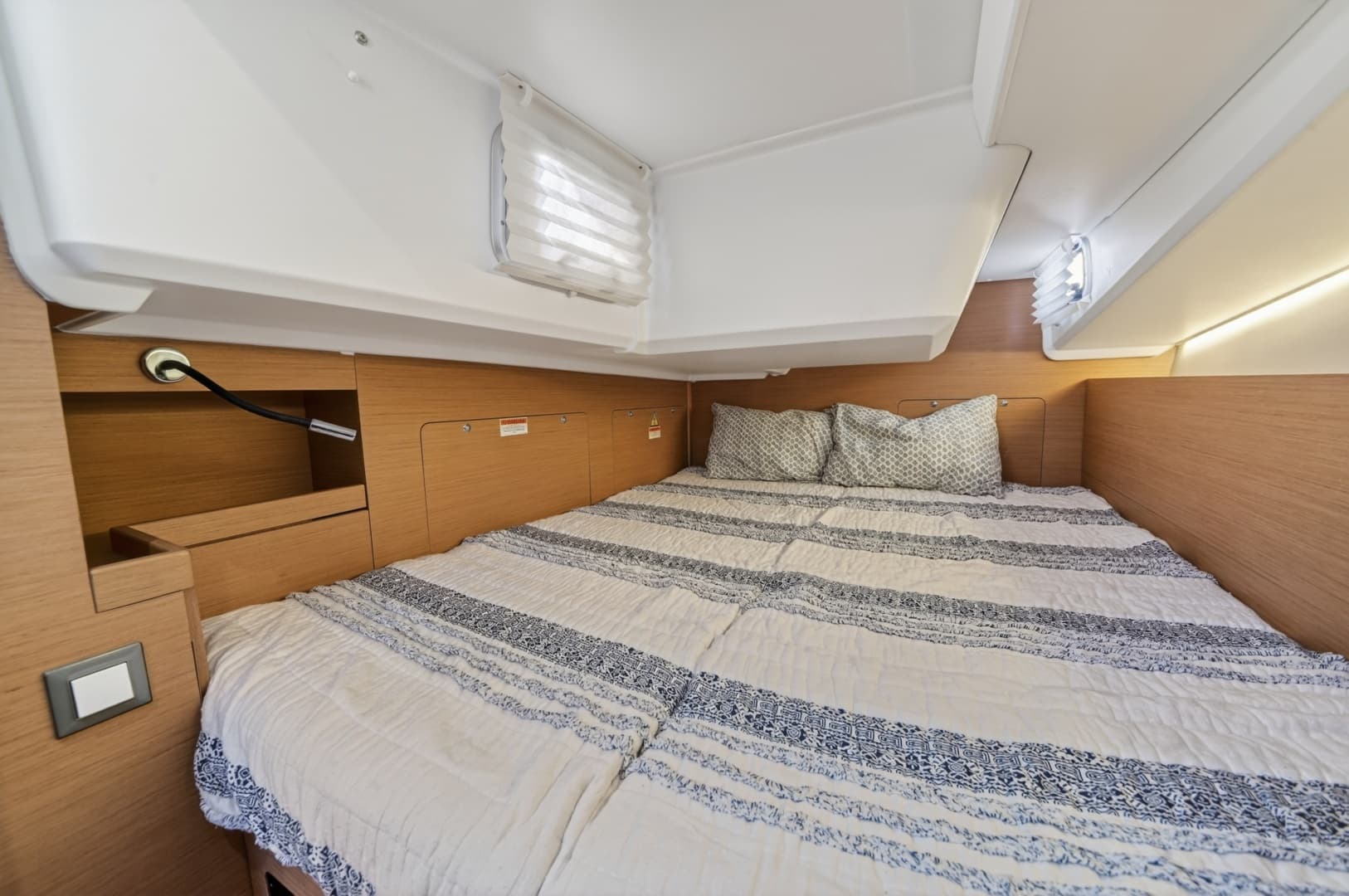 2019 Jeanneau Sun Odyssey 490 - Image 46