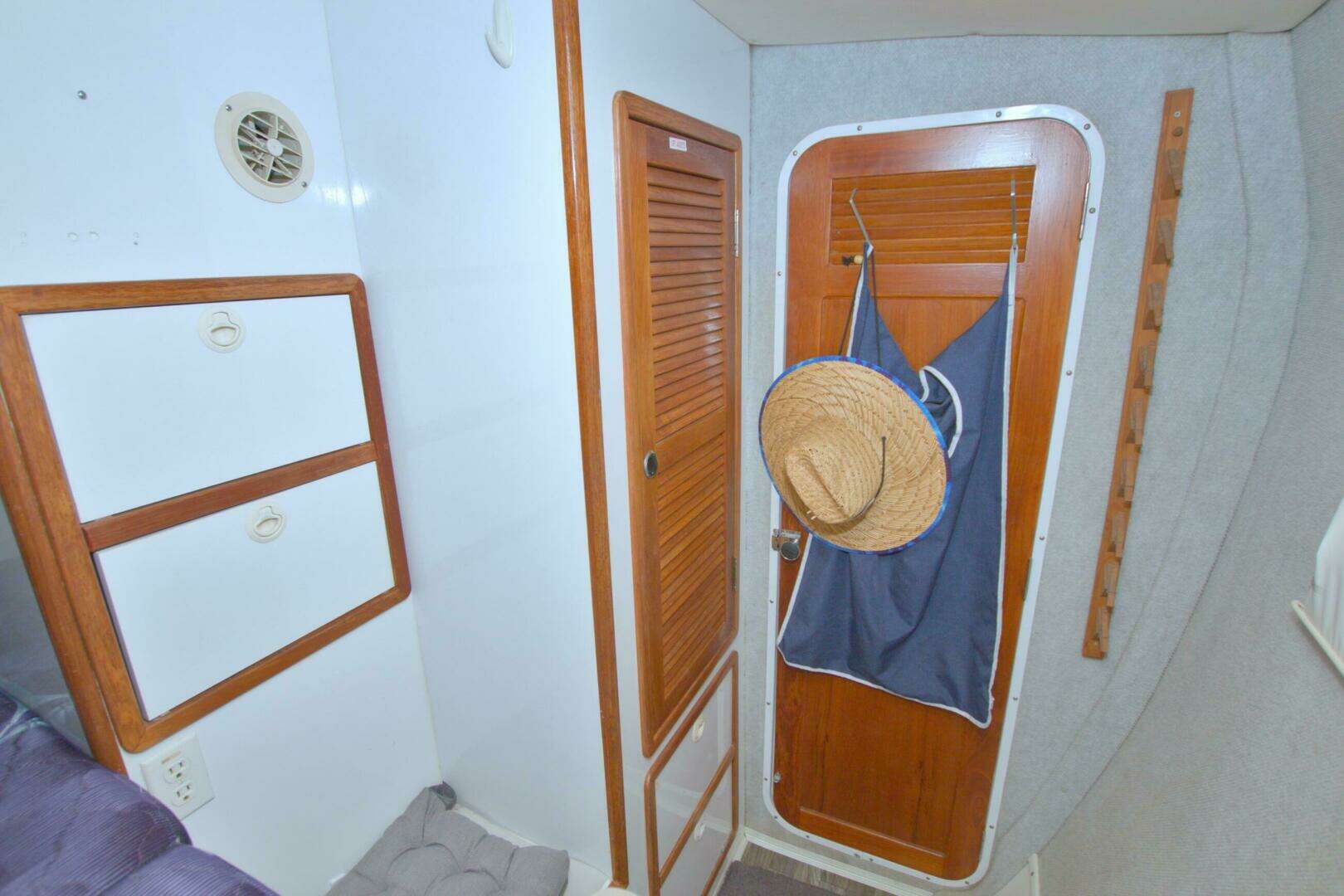 1996 Manta 40 - Image 102