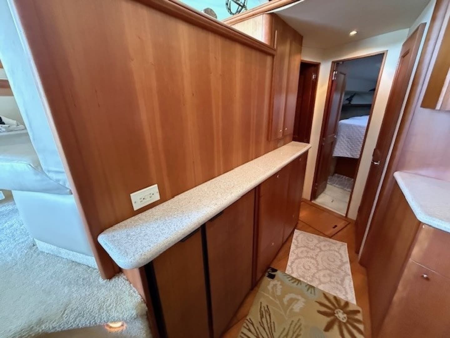2001 Silverton 42 Convertible - Image 30