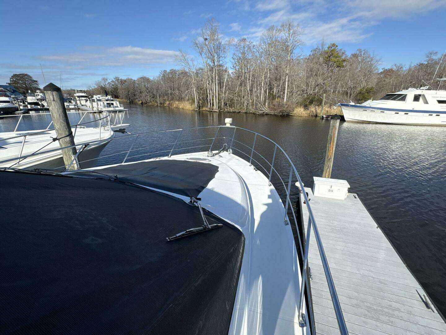1999 Carver 530 Voyager Pilothouse - Image 16