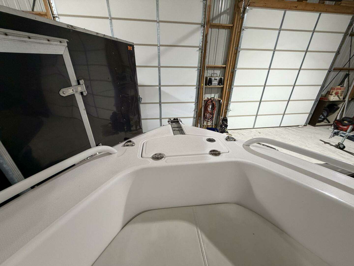 2016 Everglades 230 Center Console - Image 60