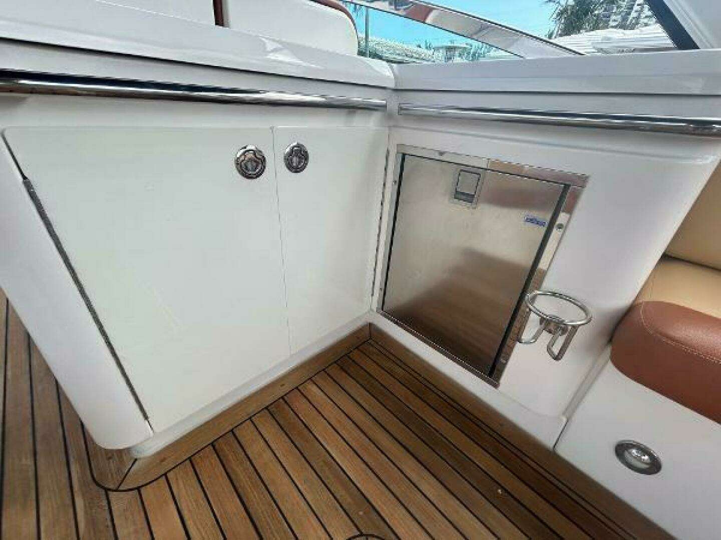 2014 Sea Ray 370 Venture - Image 20