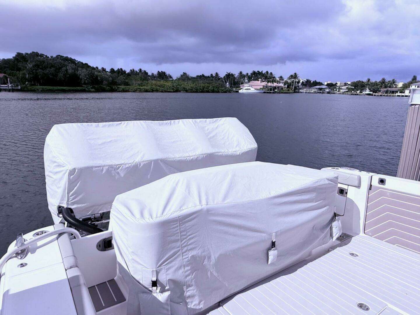 2006 Carver 43 Motor Yacht - Image 12