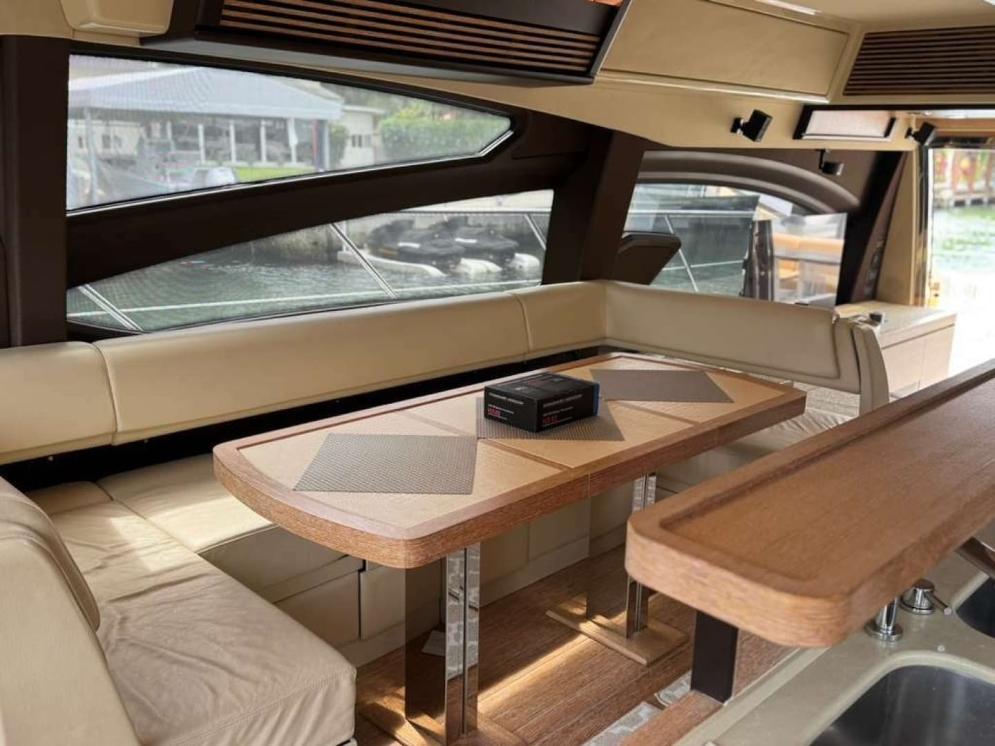 2014 Azimut 64 - Image 20