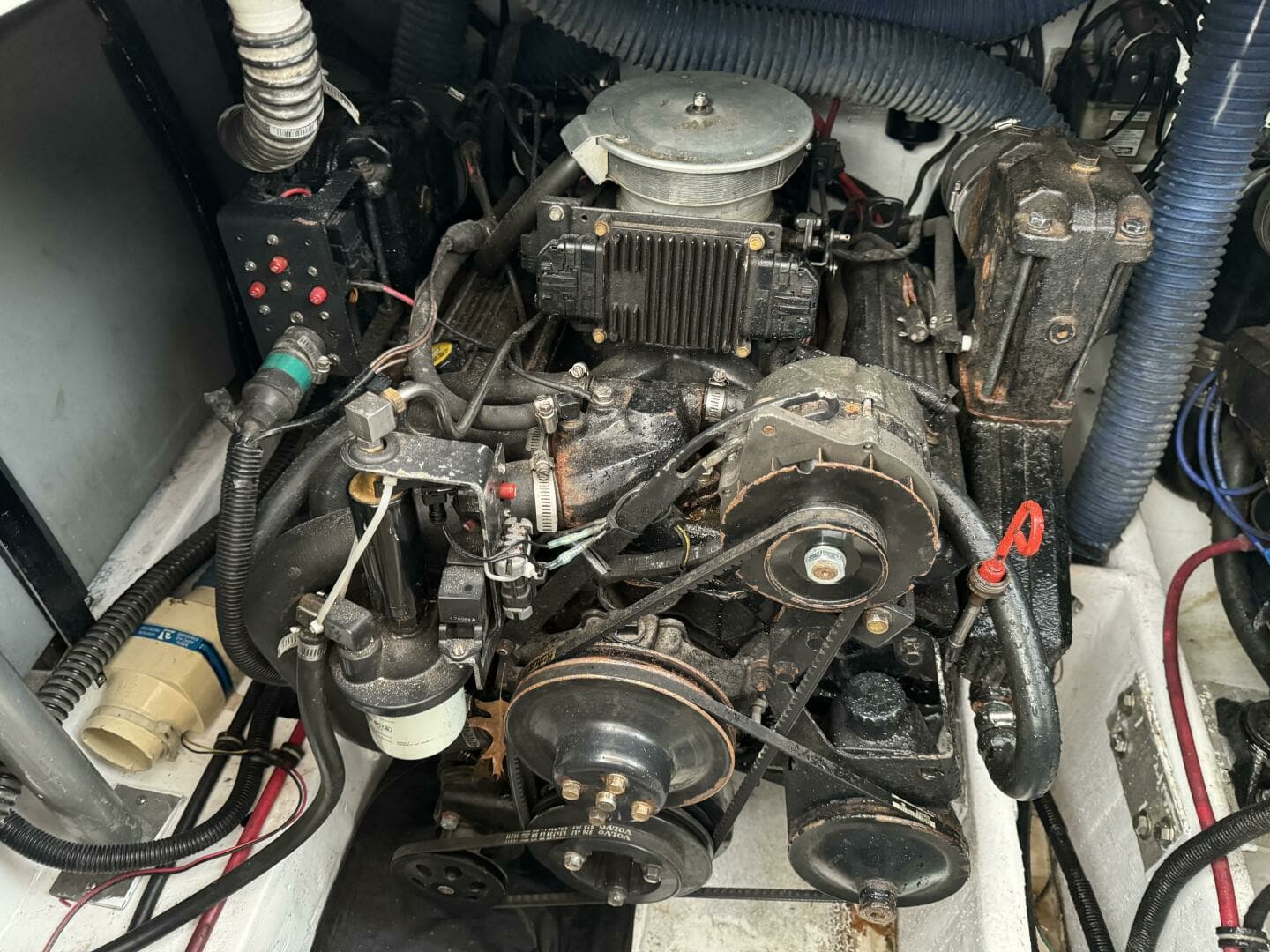 1998 Chris-Craft 320 Express Cruiser - Image 31