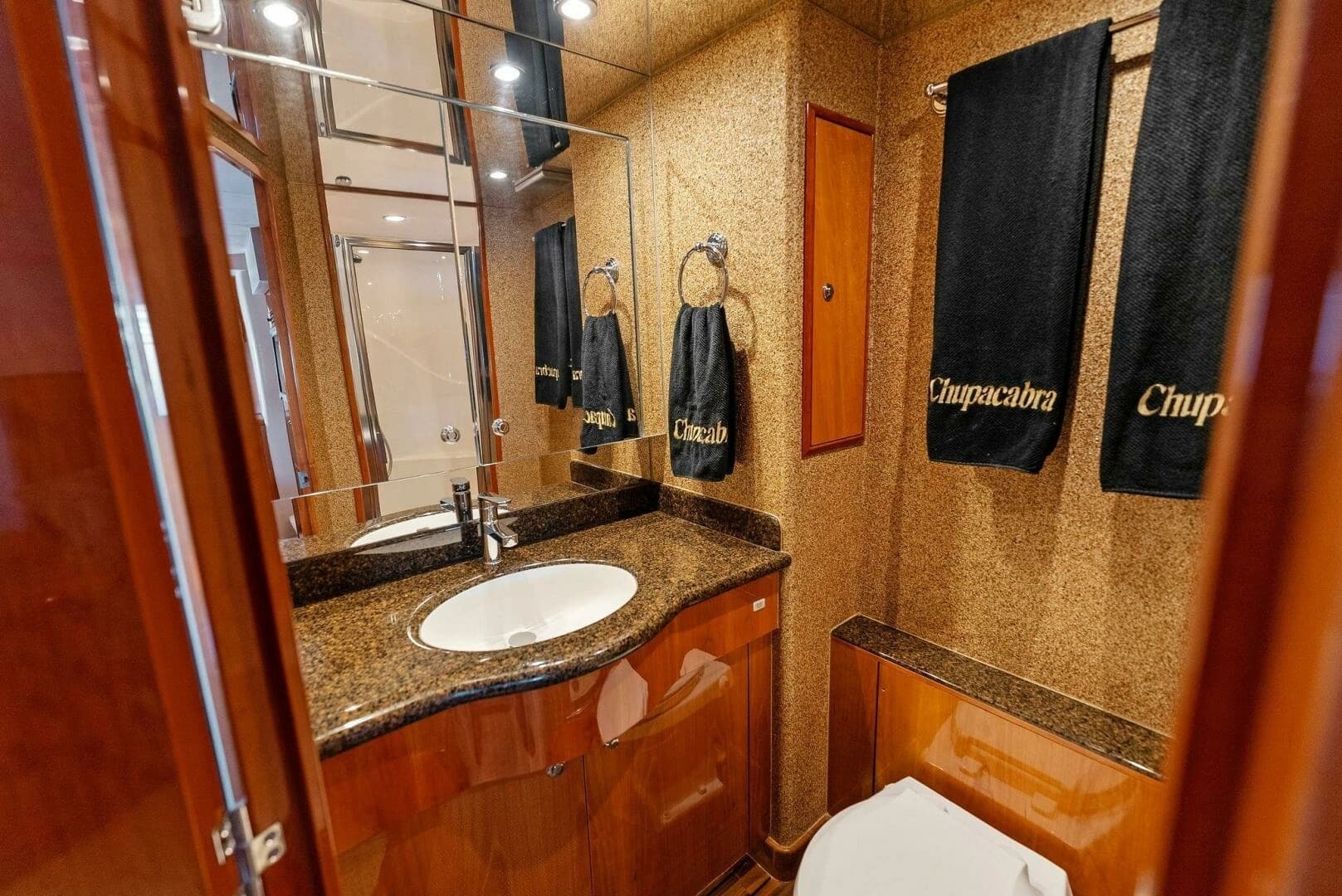 2007 Hatteras 64 Convertible - Image 33