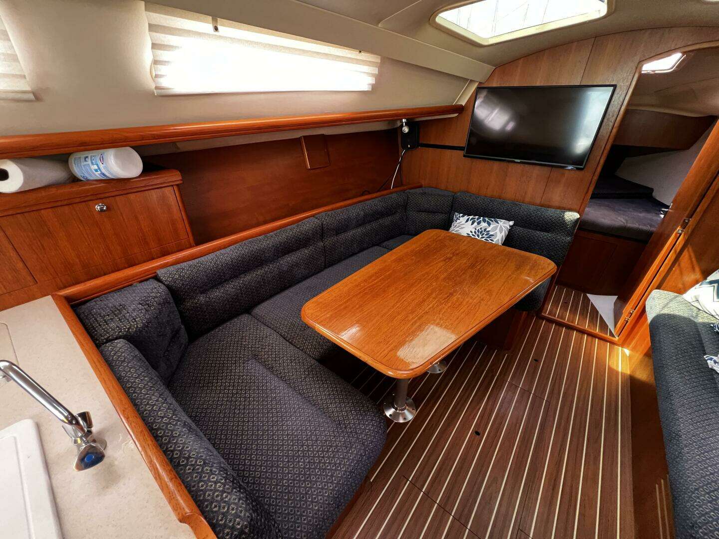 2004 Hunter 33 - Image 76
