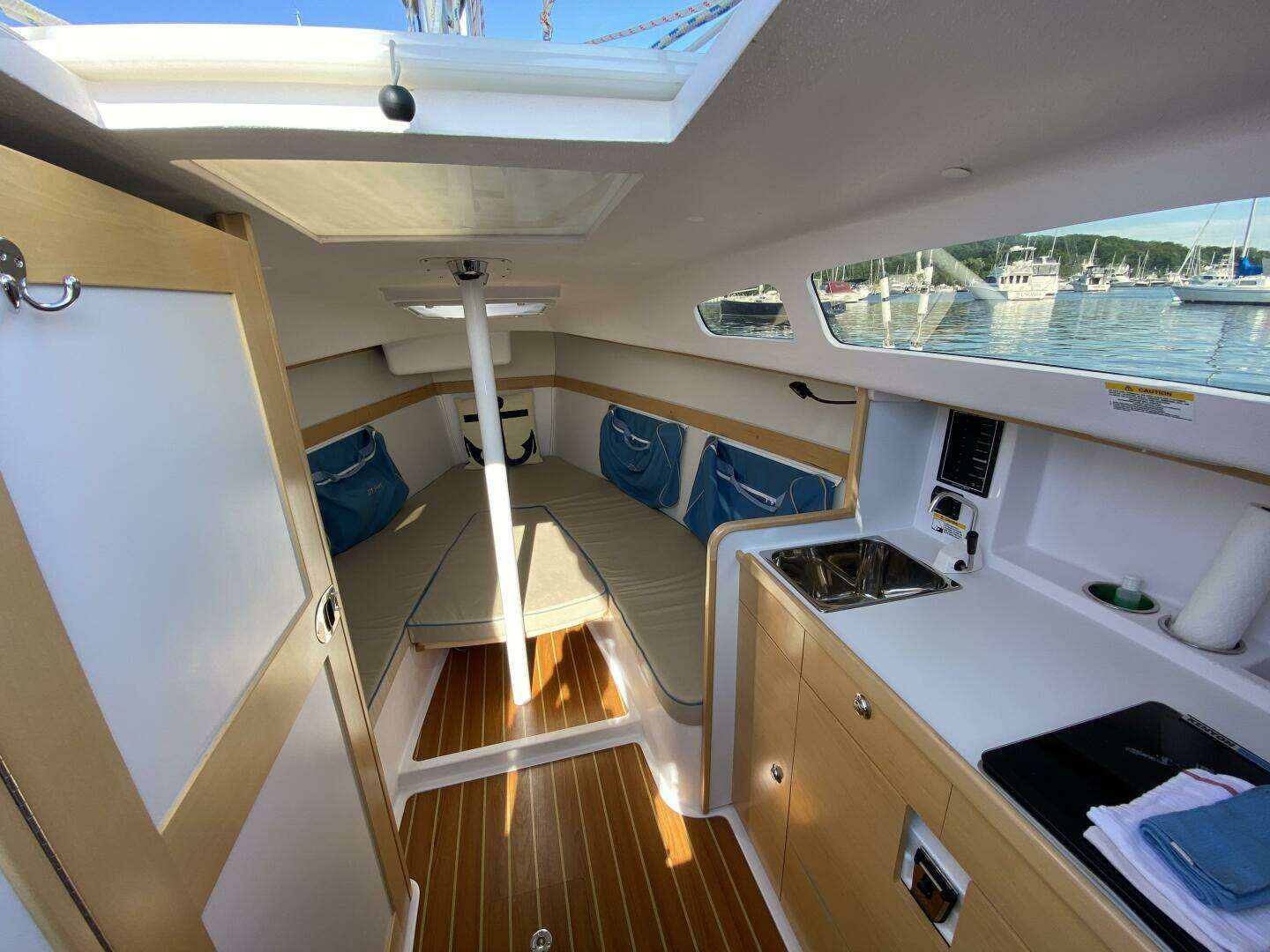 2018 Catalina 275 Sport - Image 30