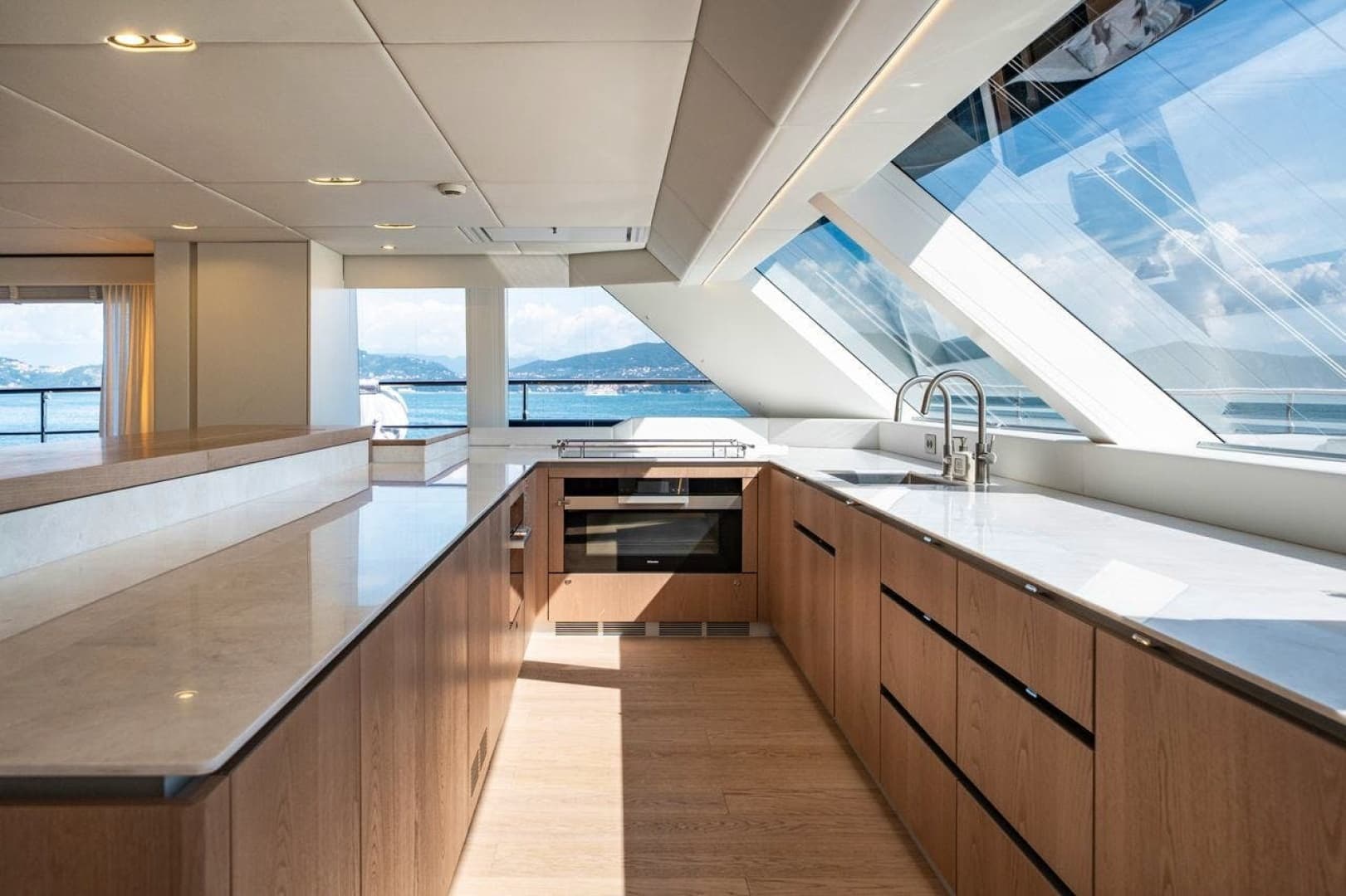 2025 SUNREEF YACHTS Sunreef 100 Power - Image 33