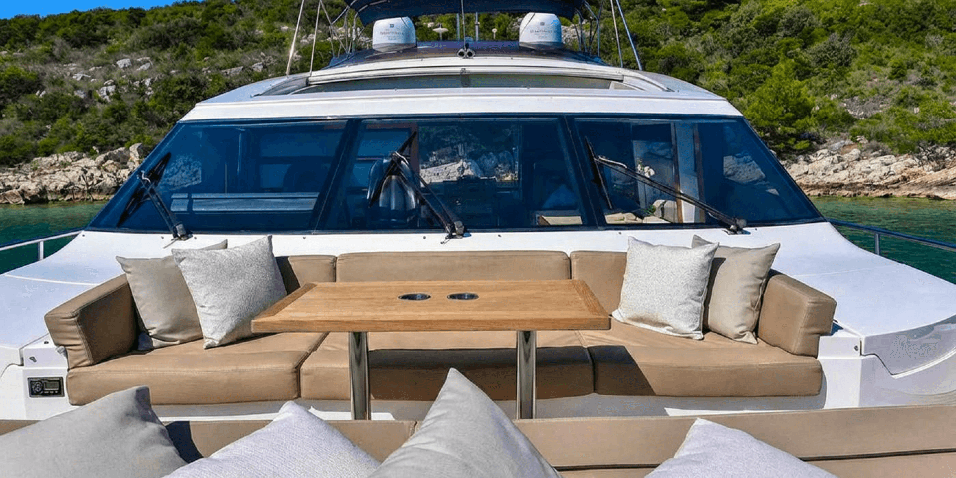 2011 Princess Yachts Princess V85 - Image 2