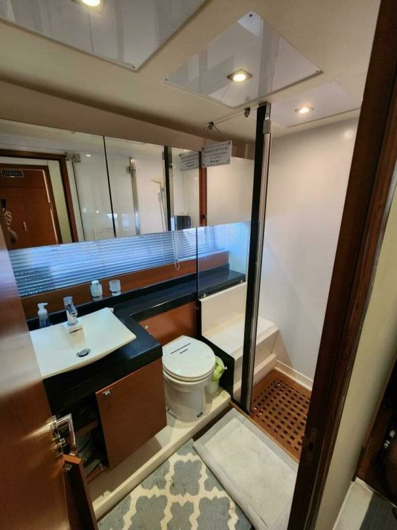 2014 Prestige 550 - Image 29