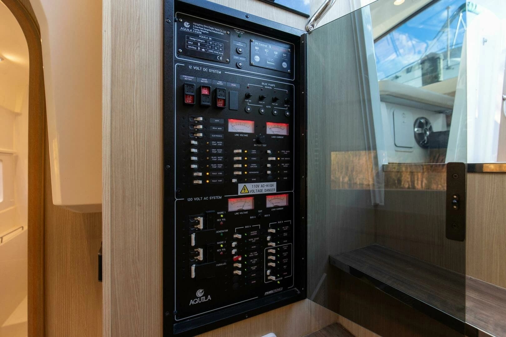 2018 Aquila 36 Power Cat - Image 8