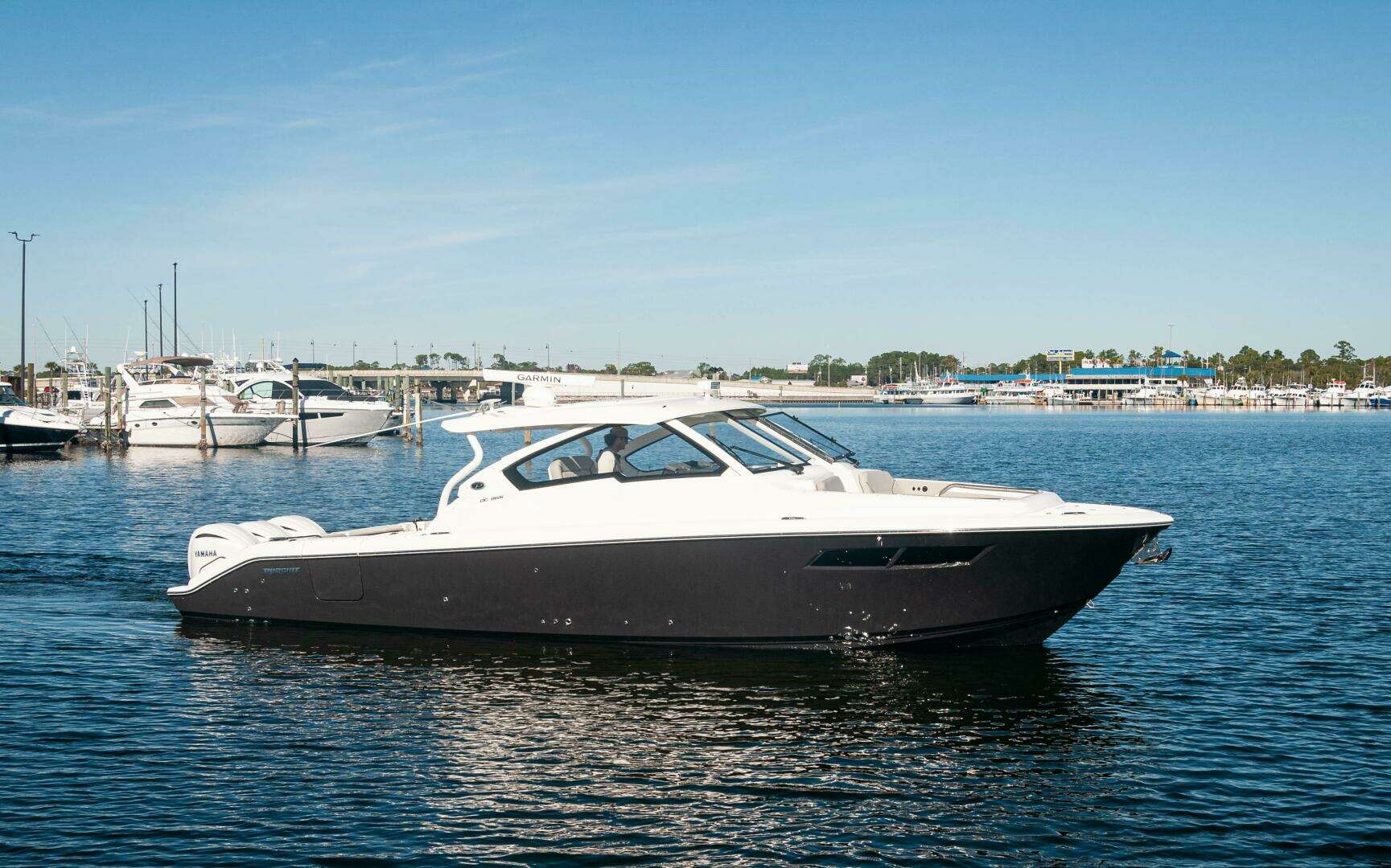 2023 Pursuit DC 365 Dual Console - Image 4