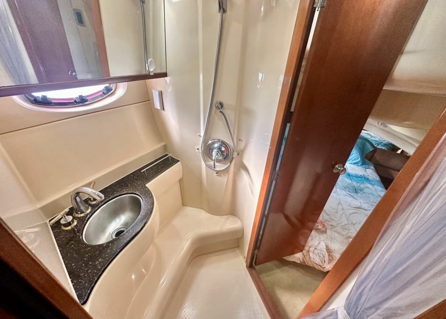 2007 Meridian 391 Motor Yacht - Image 14
