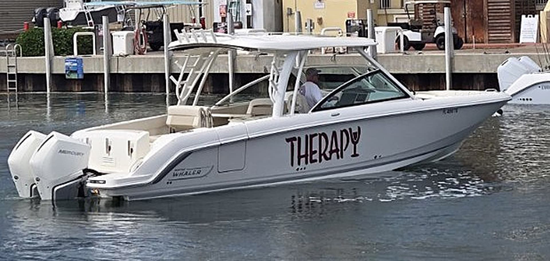 2022 Boston Whaler 320 Vantage - Image 13