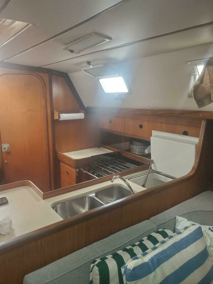 1985 Beneteau First 375 - Image 21